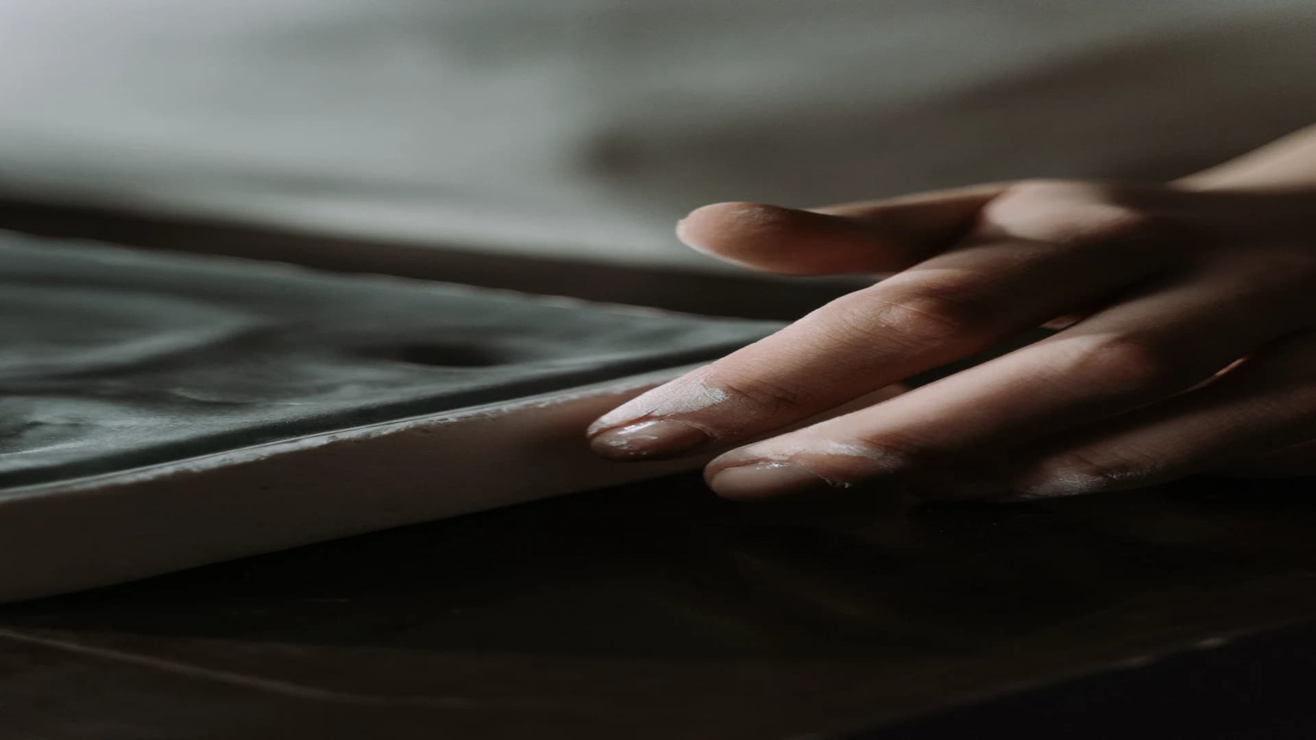 Midjourney Alternative for Business: How to Build Useful Pages Around This Search Demand